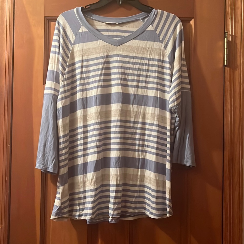 EUC Blue and beige striped 3/4 sleeve top